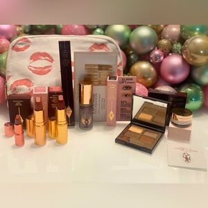 Charlotte Tilbury Pillow Talk Walk of No Shame Lipstick Liner The Golden Goddess